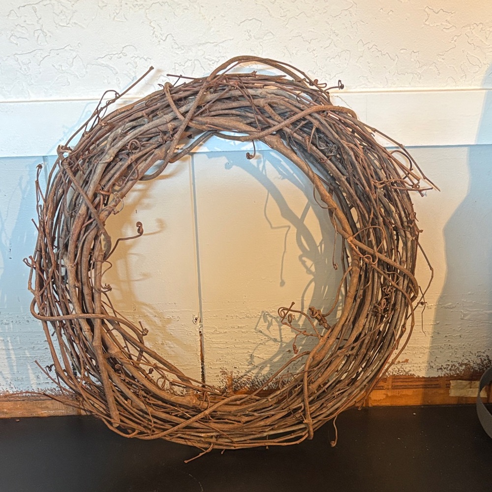 Natural Brown Grapevine Wreath 14”